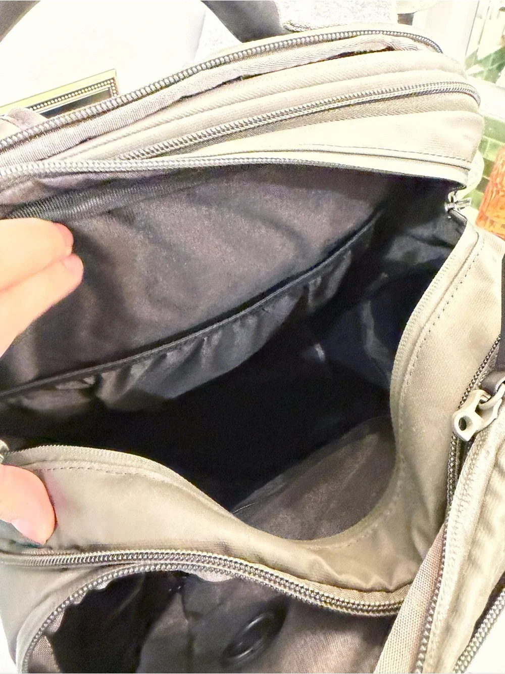 Nomatic Men's Gray Everyday Travel Backpack
